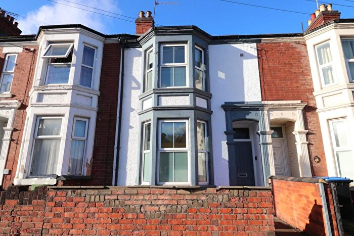 5 Bedroom House Of Multiple Occupation To Rent In London Road, Northampton, NN4