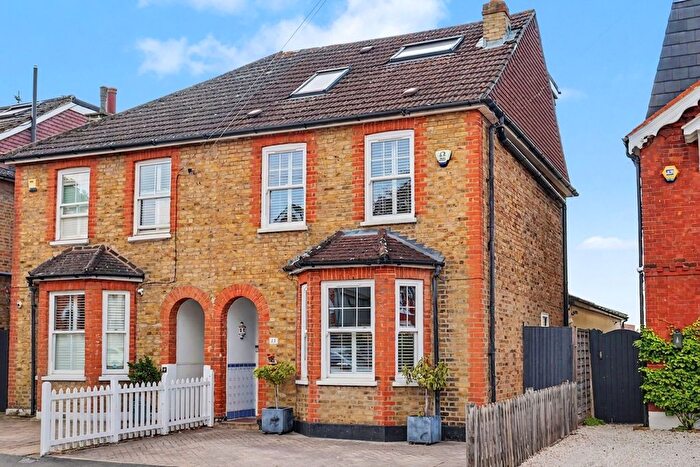 4 Bedroom Semi-Detached House For Sale In Kings Road, Walton-On-Thames, KT12