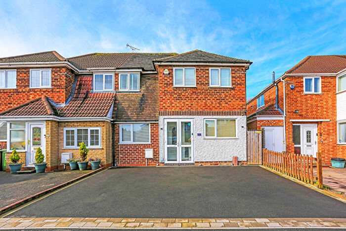 4 Bedroom Semi Detached House For Sale In Ventnor Road, Solihull, B92