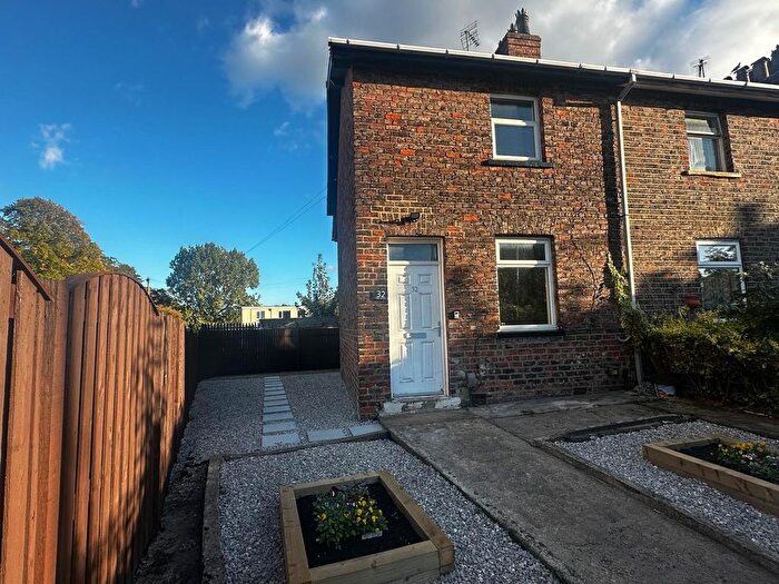 2 Bedroom Terraced House To Rent In High Street, Harrogate, HG2
