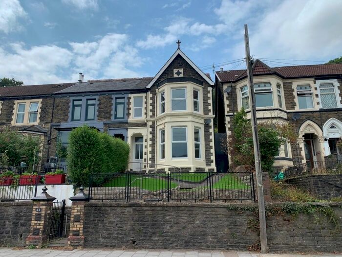 3 Bedroom End Of Terrace House To Rent In Berw Road, Pontypridd, CF37