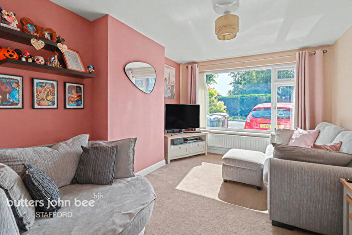 3 Bedroom Semi-Detached House For Sale In Tavistock Avenue, Stafford, ST17
