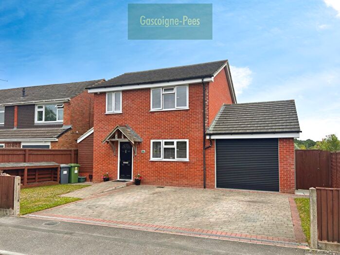3 Bedroom Property To Rent In Giles Road, Tadley, RG26