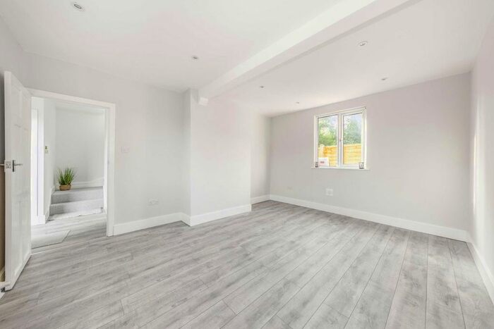 3 Bedroom Property To Rent In Dawes Avenue, Isleworth, TW7