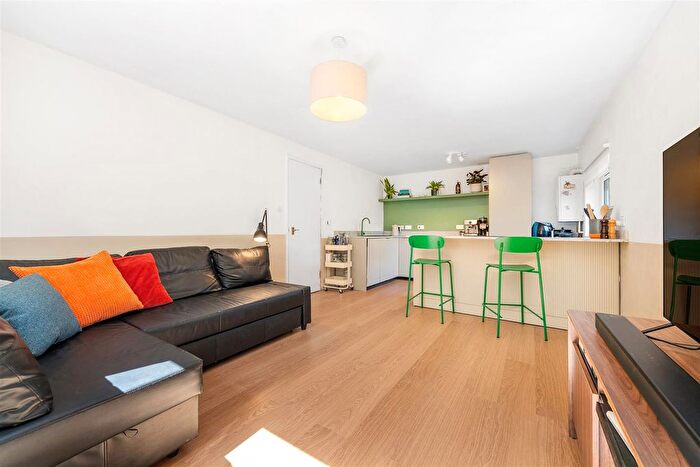 1 Bedroom Flat For Sale In Darlington Road, London, SE27