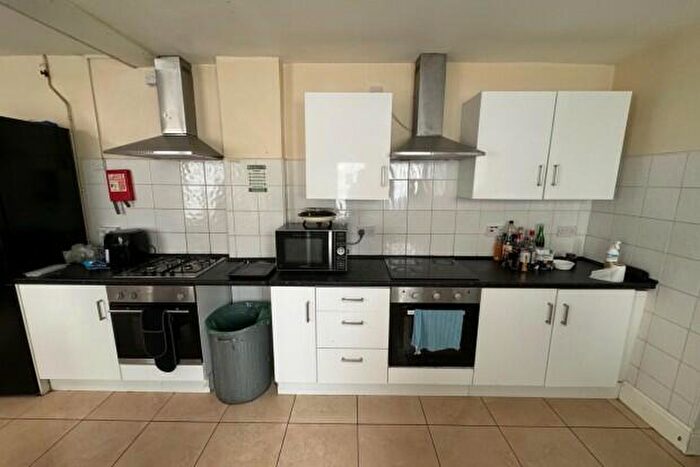 8 Bedroom Terraced House To Rent In Ruthin Gardens Cardiff, CF24
