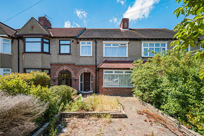 3 Bedroom Terraced House For Sale In Rose Walk, BR4