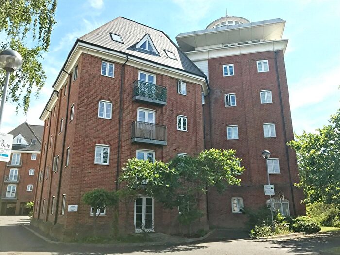 2 Bedroom Flat For Sale In Hardie's Point, Colchester, Essex, CO2