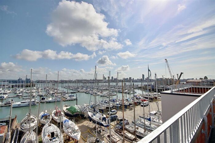 2 Bedroom Flat For Sale In Mumby Road, Gosport, PO12