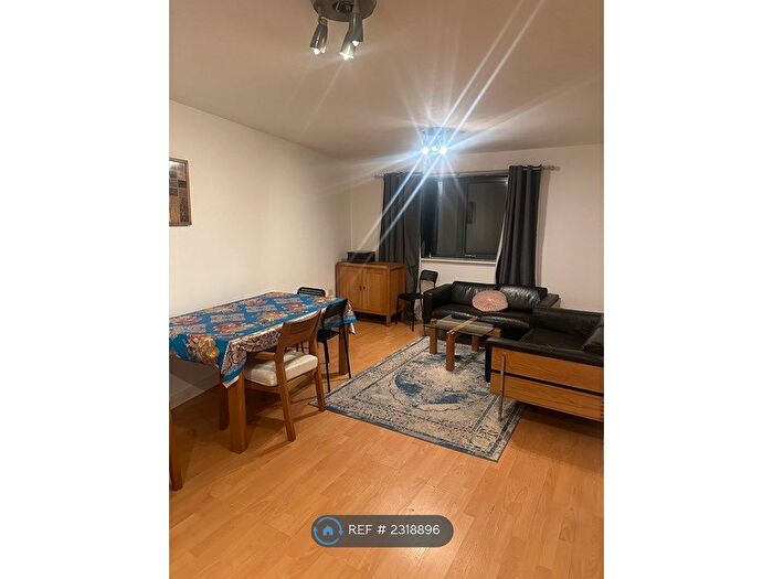 2 Bedroom Flat To Rent In Redbank, Manchester, M4