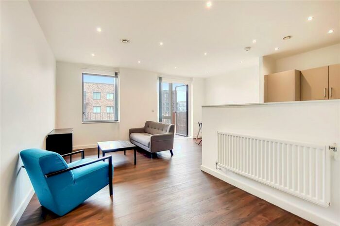 3 Bedroom Apartment To Rent In Shackleton Way, London, E16