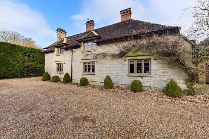 4 Bedroom Detached House To Rent In London Road, Felbridge, East Grinstead, RH19