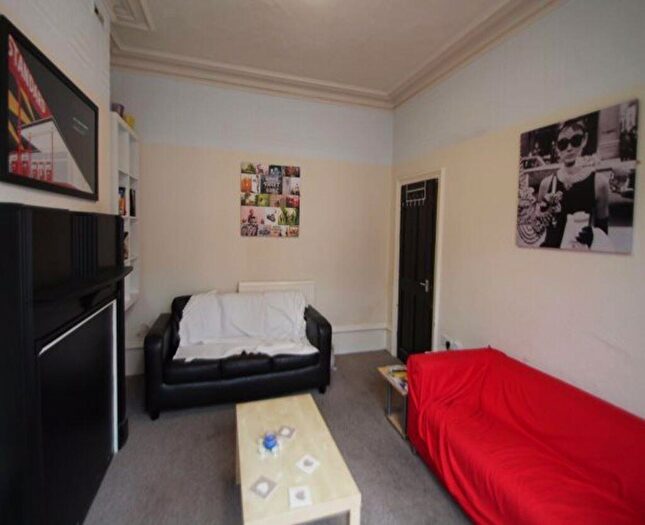 4 Bedroom House To Rent In Norwood Road, Leeds, LS6