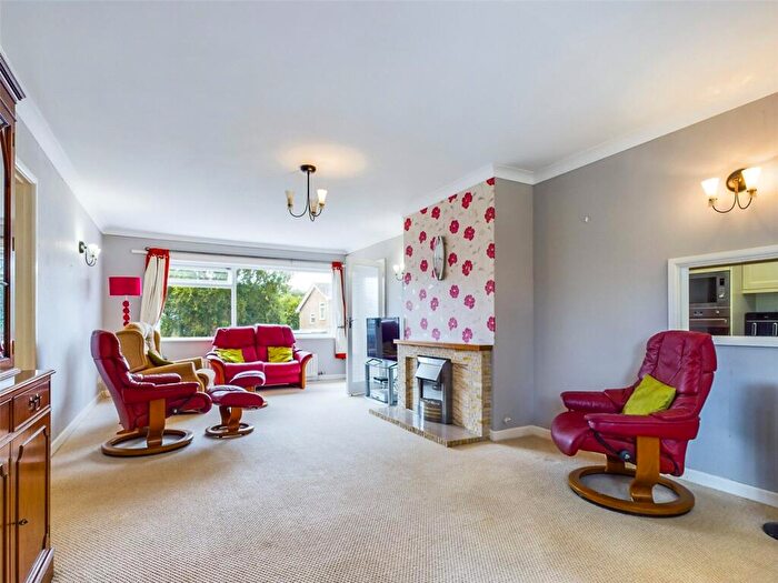 3 Bedroom Bungalow For Sale In Preston Way, Highcliffe, Dorset, BH23