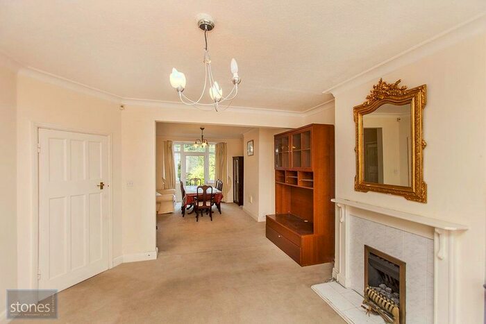 4 Bedroom Semi-Detached House To Rent In Lyndhurst Gardens, Finchley, London, N3