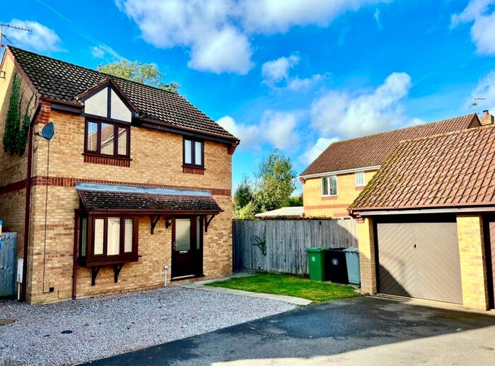3 Bedroom Detached House To Rent In Maxey Close, Market Deeping, Peterborough, PE6
