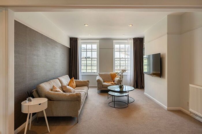 3 Bedroom Flat For Sale In Seymour Place, London, W1H