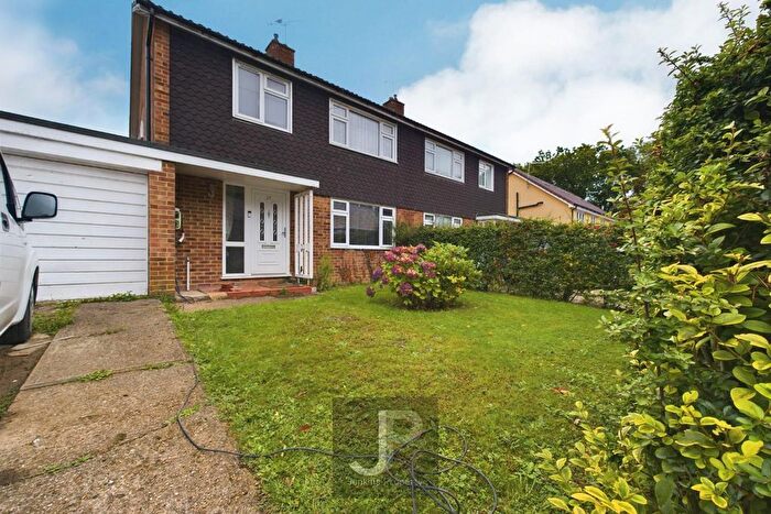 3 Bedroom Property To Rent In La Plata Grove, Brentwood, CM14