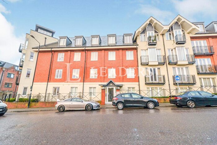 2 Bedroom Apartment To Rent In Benedictine Place, AL1