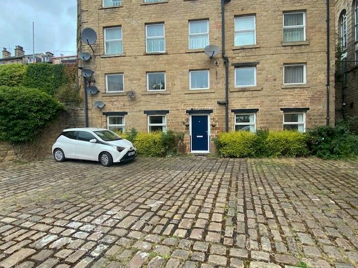2 Bedroom Flat To Rent In Boiler House, Riverside, Sowerby Bridge, HX6