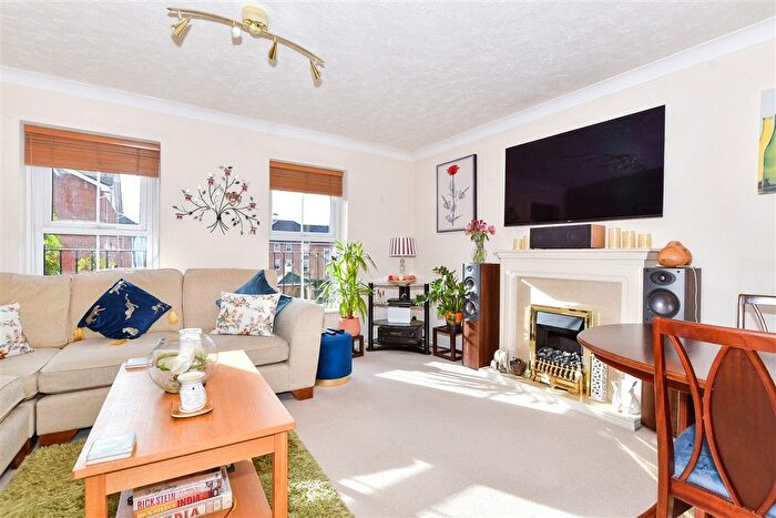 4 Bedroom Town House For Sale In Old School Place, Maidstone, Kent, ME14
