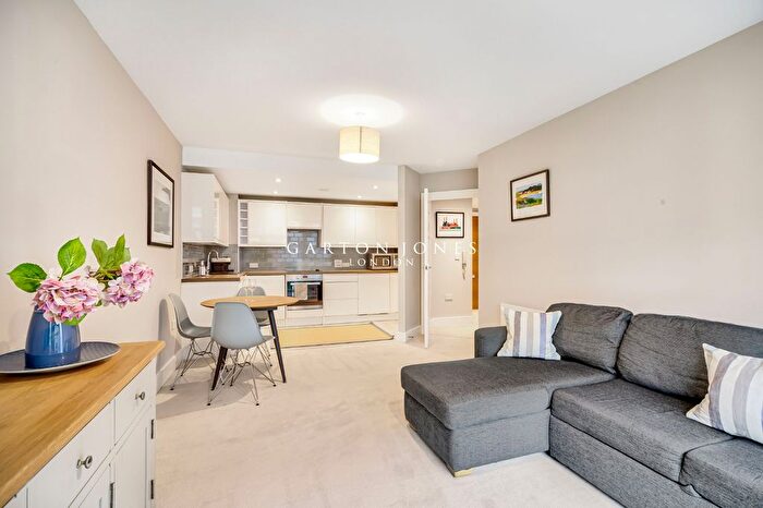 2 Bedroom Flat For Sale In Warwick Building, Queenstown Road, London, SW11