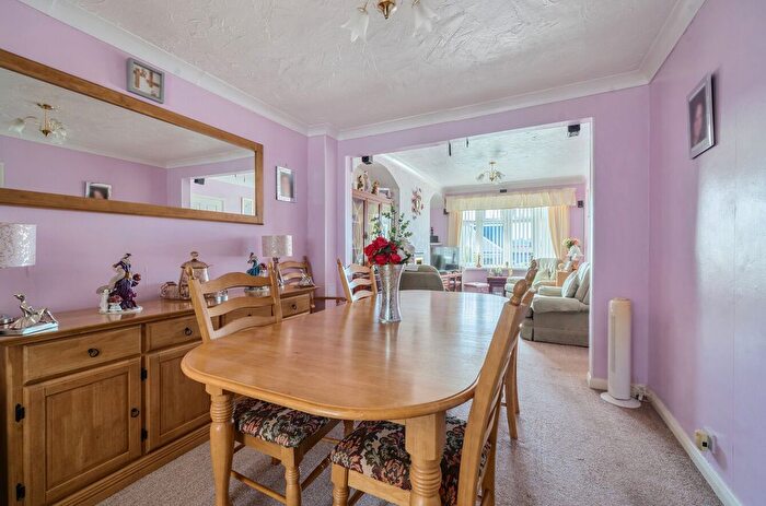 3 Bedroom Semi Detached Bungalow For Sale In Barton Crescent, Paignton, Devon, TQ3