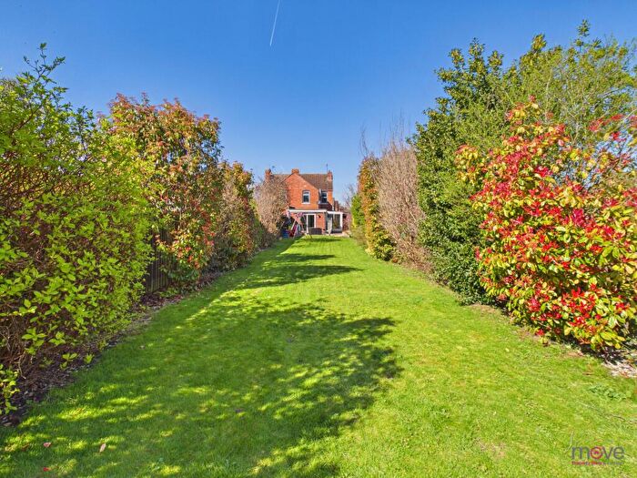 3 Bedroom Semi-Detached House For Sale In Gladstone Road, Gloucester, GL1