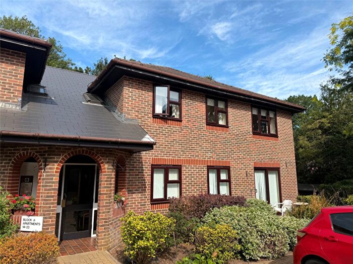 2 Bedroom Flat To Rent In The Acorns, Bradbourne Park Road, Sevenoaks, Kent, TN13