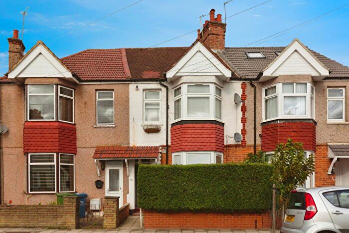 2 Bedroom Flat For Sale In Grant Road, Harrow, HA3