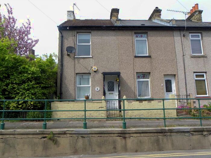 2 Bedroom End Of Terrace House To Rent In Cross Lane East, Gravesend, DA12