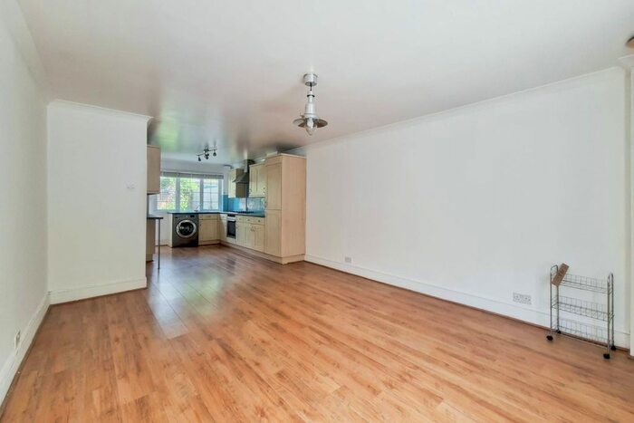 2 Bedroom Terraced House To Rent In Shooters Hill, Woolwich, London, SE18