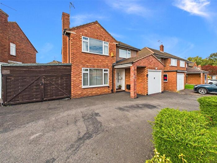 3 Bedroom Detached House For Sale In Lilliesfield Avenue, Barnwood, Gloucester, Gloucestershire, GL3