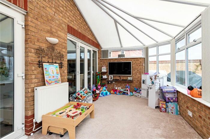 4 Bedroom Detached House For Sale In Grenadier Close, Rainham Gillingham, ME8