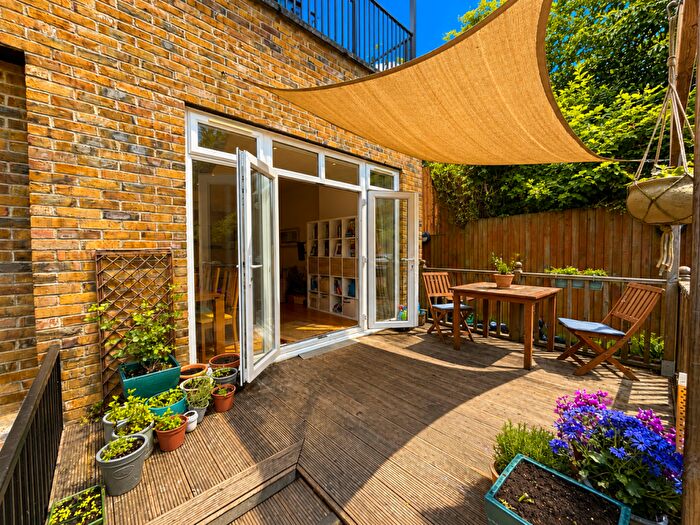 2 Bedroom Flat For Sale In Highland Road, Bromley, BR1