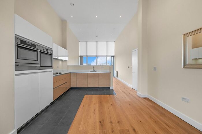 3 Bedroom Flat For Sale In Barquentine Heights, Peartree Way, SE10