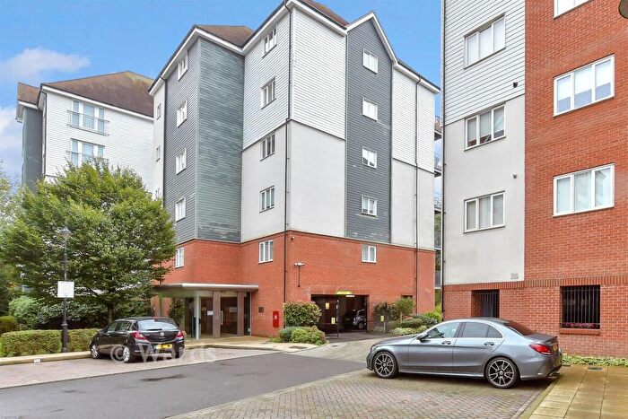 2 Bedroom Apartment For Sale In Westwood Drive, Canterbury, Kent, CT2