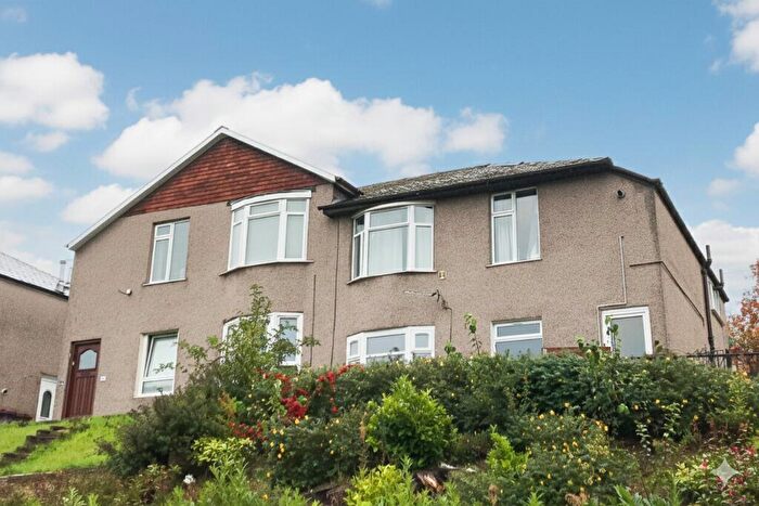 3 Bedroom Flat To Rent In Curtis Avenue, Kings Park, Glasgow, G44