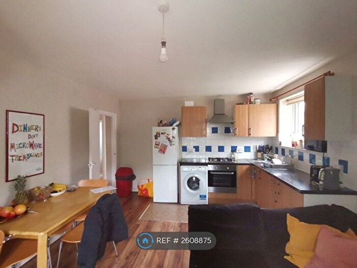 4 Bedroom Flat To Rent In Hugh Morgan House, London, SW4