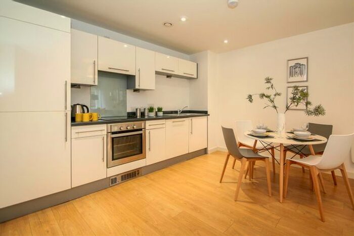 1 Bedroom Flat To Rent In Lexington Court, Broadway, Salford, M50
