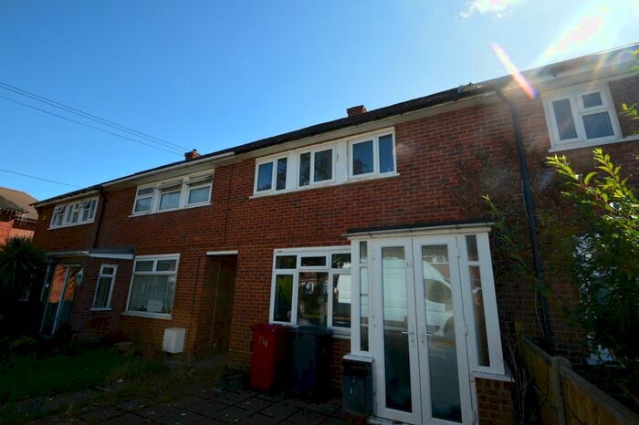 3 Bedroom Terraced House To Rent In Stanley Green East, Langley, Berkshire, SL3