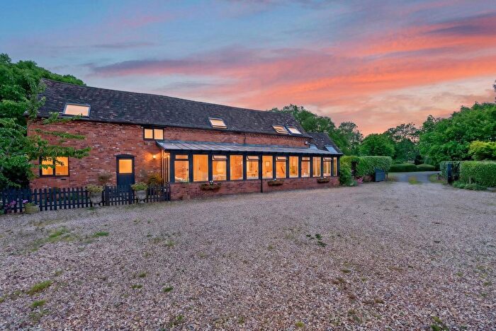 3 Bedroom Barn Conversion For Sale In School Lane, Cutnall Green, Droitwich Worcestershire, WR9