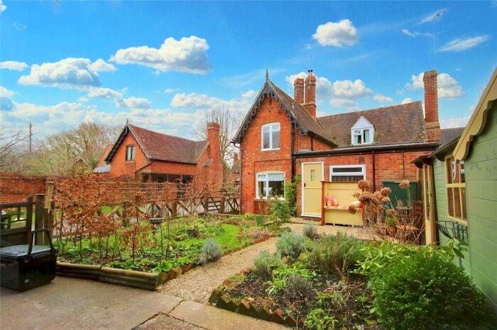 3 Bedroom Semi-Detached House For Sale In Stokes Lane, Bushley, Tewkesbury, GL20