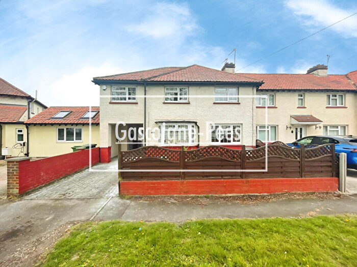 4 Bedroom House To Rent In Basingstoke, RG21