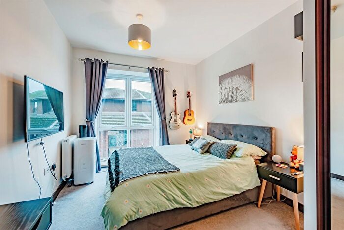 1 Bedroom Flat For Sale In Queens Road, East Grinstead, RH19