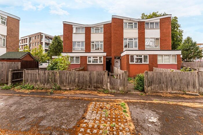 4 Bedroom Detached House For Sale In Stuart Road, London, NW6