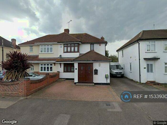 3 Bedroom Semi-Detached House To Rent In Laburnum Walk, Hornchurch, RM12
