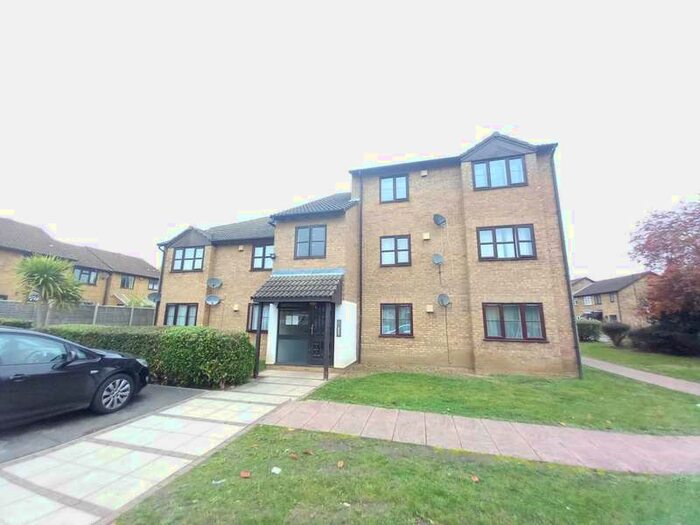 1 Bedroom Apartment To Rent In Cooper Way, Slough, SL1