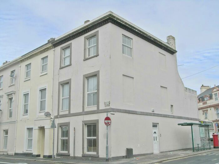 2 Bedroom Flat To Rent In Clifton Place, Plymouth, PL4