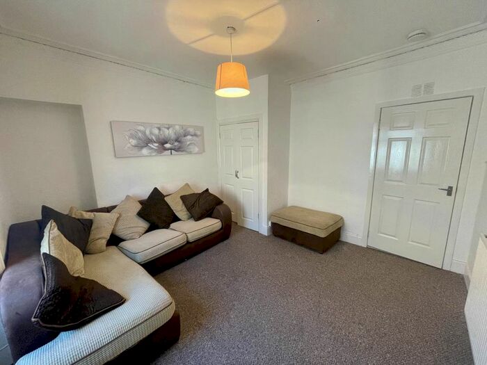 1 Bedroom Flat To Rent In Hilltown, Dundee, DD3